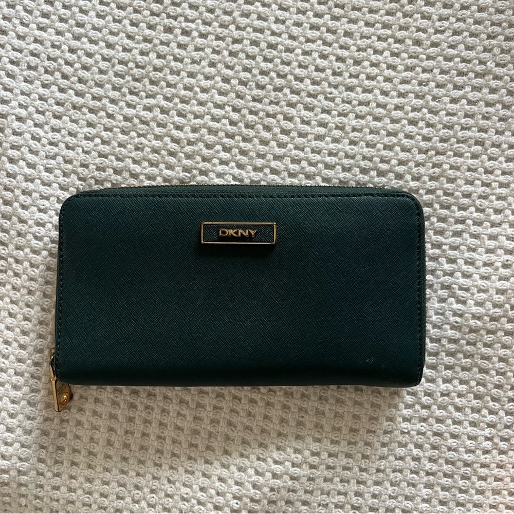 DKNY Women's Wallet